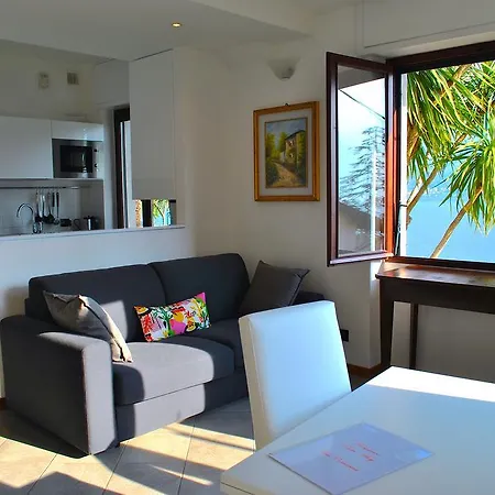 Palm Bay Garden Sala Comacina