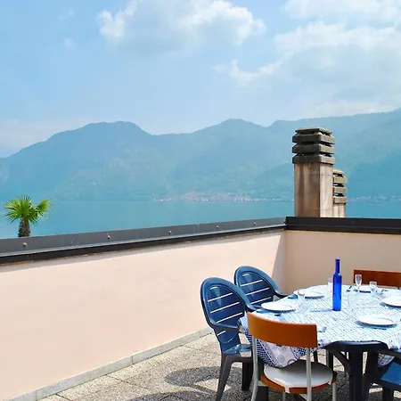 Palm Bay Garden Apartment Sala Comacina