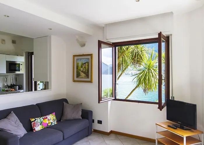 Palm Bay Garden Sala Comacina