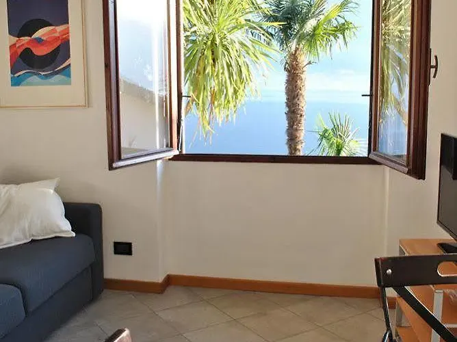 Palm Bay Garden Sala Comacina